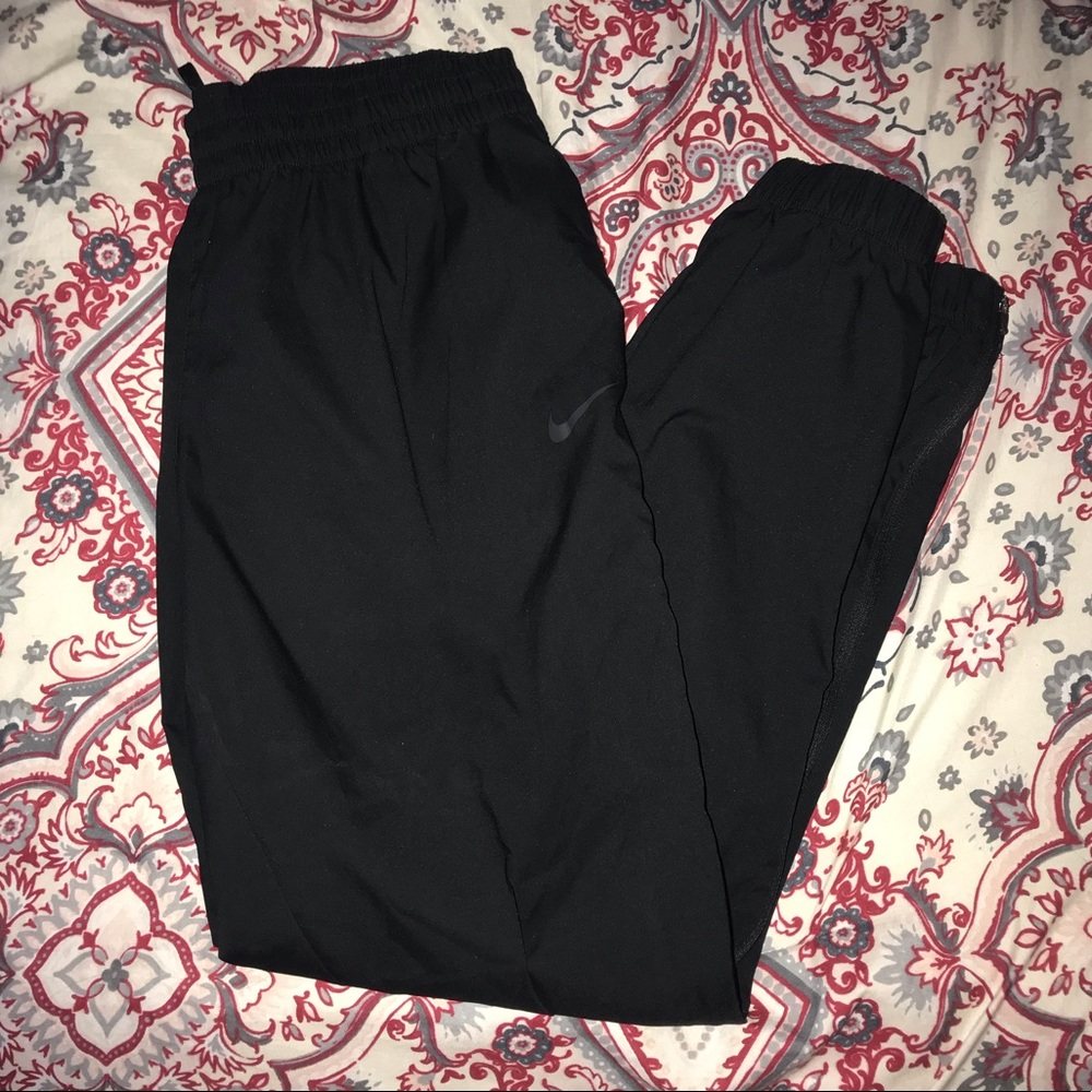 ♠️FINAL DROP♠️ Nike Cuffed Joggers NWOT